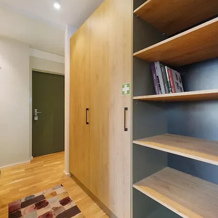 M&m Living In Apartment *